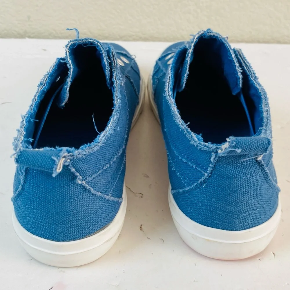 Corkys Babalu Denim Blue Slip On Canvas Sneakers Size 8